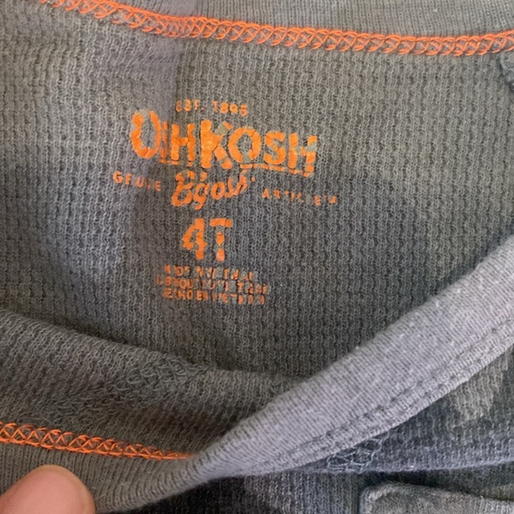 ♥️ OSH KOSH 4T long sleeve camo top - Picture 2 of 2